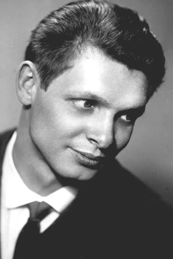 Eduard Khil